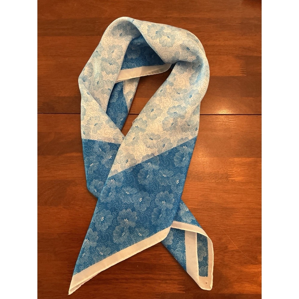 Vintage Tres-Elle Italian Polyester Scarf 30" x 30"